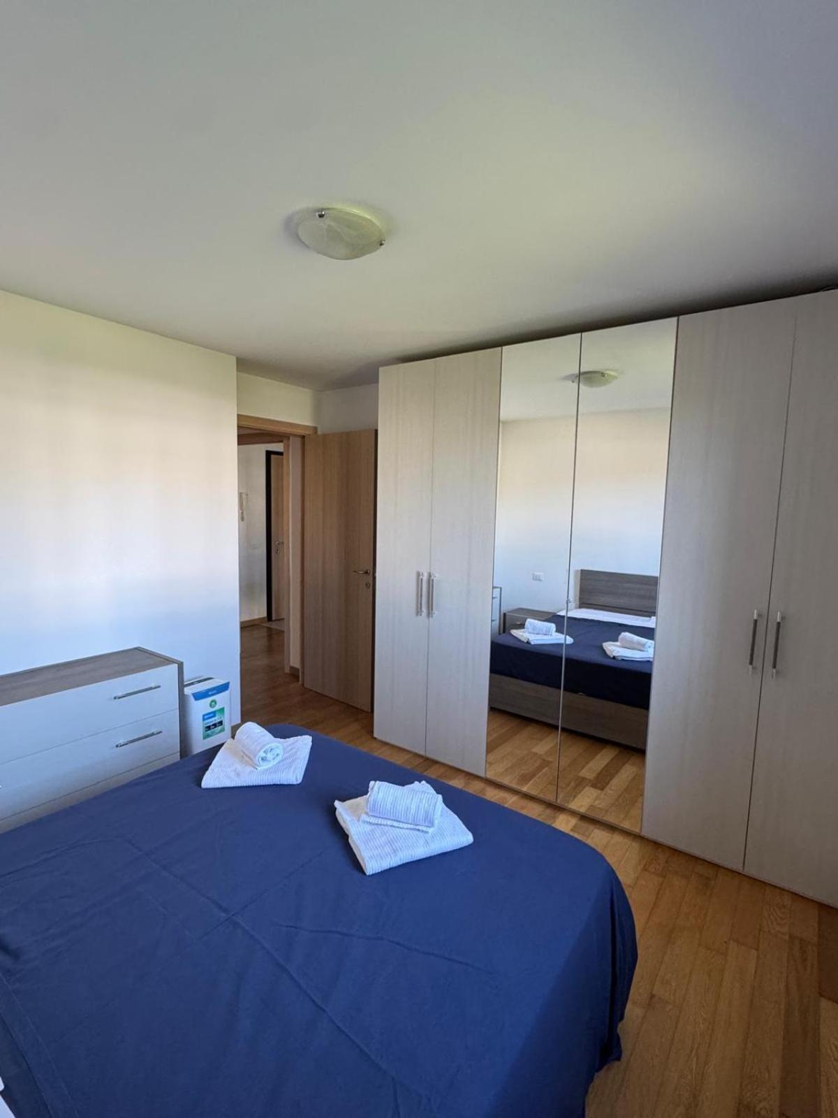 Crossroads Apartment Santa Maria la Longa Exterior foto