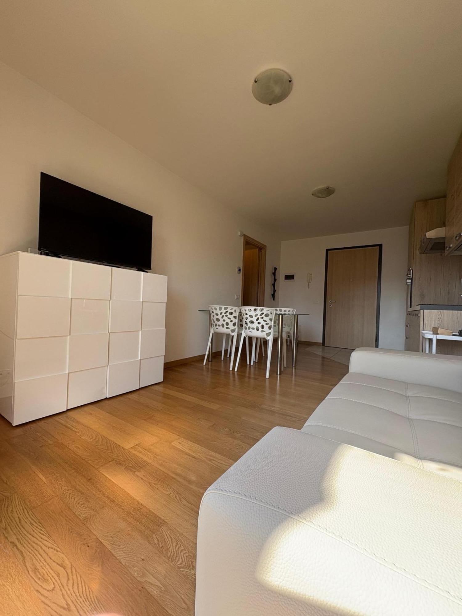 Crossroads Apartment Santa Maria la Longa Exterior foto